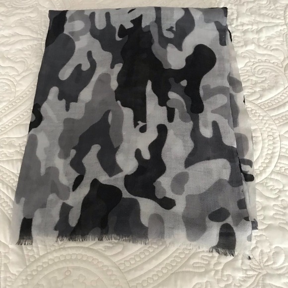 Pretty Persuasions 100% Polyester Fringed Scarf Black, Dark Gray, Light Gray - Picture 2 of 5